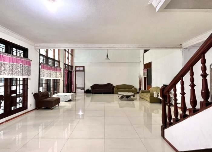 RUMAH HITUNG TANAH, LOKASI STRATEGIS DI LEBAK BULUS JAKARTA.