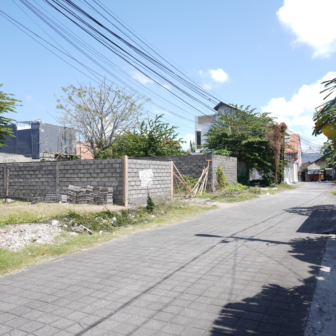 TANAH KAVLING PREMIUM JALAN DEWI MADRI RENON