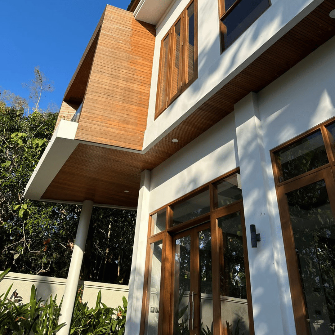 VILLA MEWAH DEKAT PANTAI BALANGAN