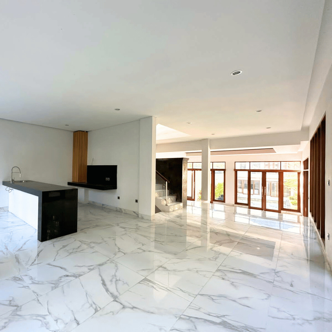 VILLA MEWAH DEKAT PANTAI BALANGAN