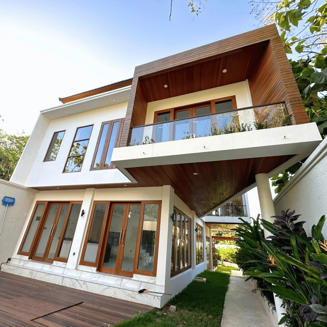 VILLA MEWAH DEKAT PANTAI BALANGAN