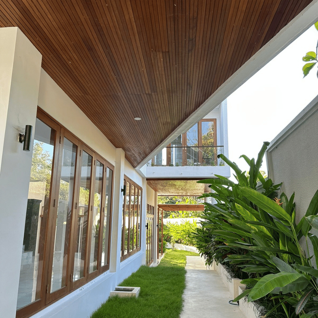 VILLA MEWAH DEKAT PANTAI BALANGAN