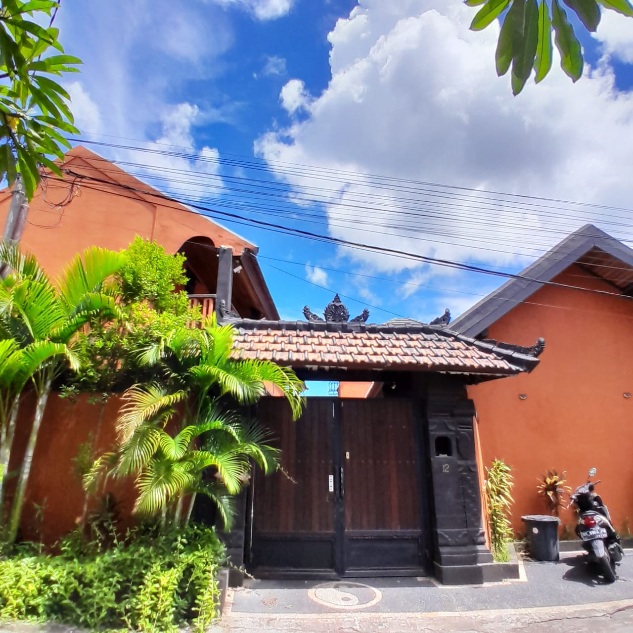 KOS ELIT UNGASAN: INVESTASI PROPERTI IDEAL DENGAN 12 KAMAR TIDUR DAN FASILITAS LENGKAP