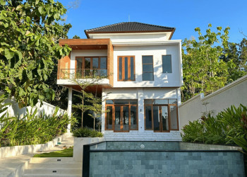 VILLA MEWAH DEKAT PANTAI BALANGAN